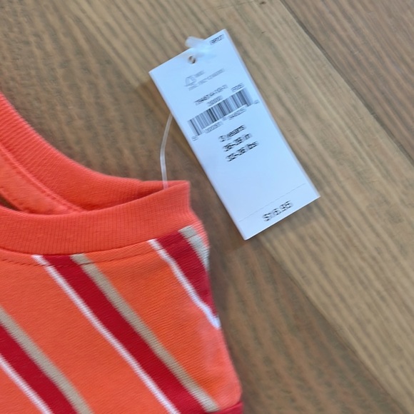 Tee - Picture 4 of 4